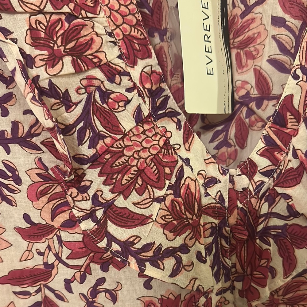 Evereve NWT Ari Ruffle Collar V neck Blouse - Picture 15 of 15